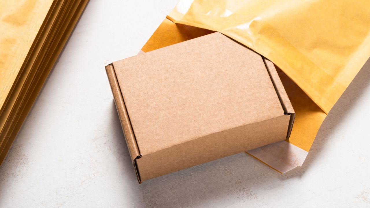 Mailers Box and Shipping Box: What's the Difference?